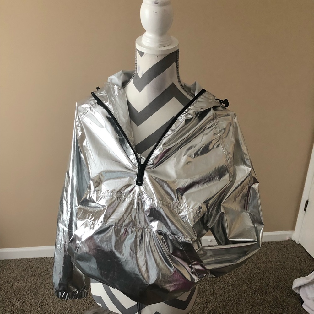 Metallic windbreaker